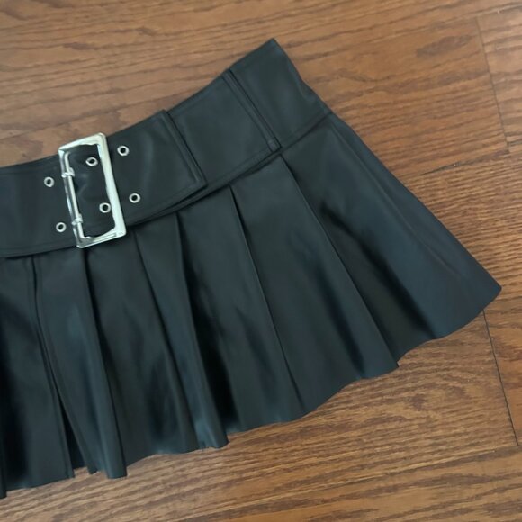 Gyaru Mini Skirt Kpop Aesthetics Pleated Faux Leather Mini Skirt Size Medium - Picture 4 of 14